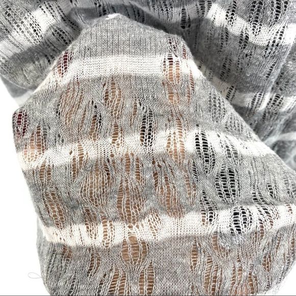 Forever 21 grey and white pointelle knit -M - Picture 9 of 11